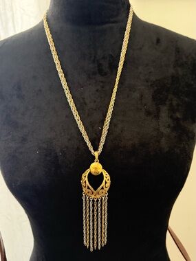 Gold-Tone Tassel Pendant Necklace - Elegant Women's Fashion